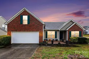 8418 Appledale Dr, Charlotte, NC 28262 - Photo 1