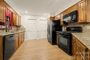 1439 Woodhurst Dr, Rock Hill, SC 29732 - Photo 9