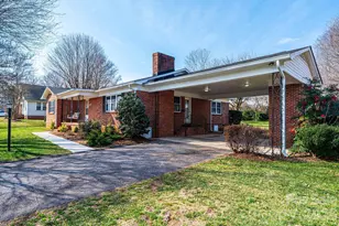 1425 5th St NE, Hickory, NC 28601 - Photo 3