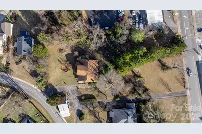 636 Main Street E, Valdese, NC 28690 - Photo 11