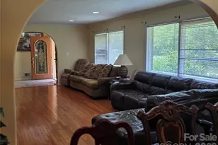 14325 Fountain Ln, Charlotte, NC 28278 - Photo 5