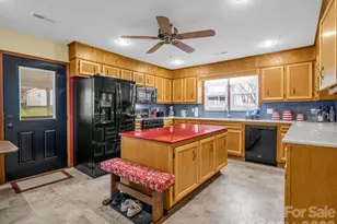 1086 Carters Ridge Rd, Spruce Pine, NC 28777 - Photo 7