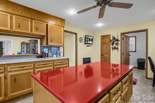 1086 Carters Ridge Rd, Spruce Pine, NC 28777 - Photo 9