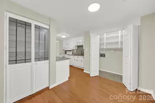 7130 Rollingridge Dr, Charlotte, NC 28211 - Photo 5