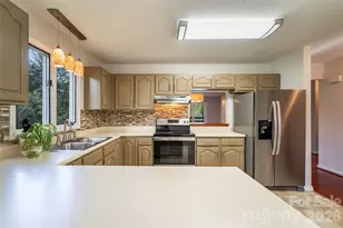 305 Piney Mountain Dr, Asheville, NC 28805 - Photo 7