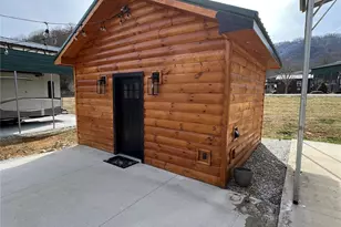 415 Hyde Rd, Stecoah, NC 28771 - Photo 3