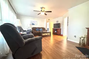 124 Hood Heights, Hendersonville, NC 28739 - Photo 7