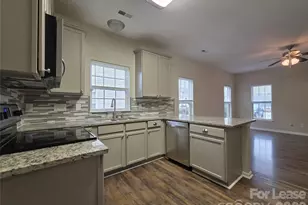 2023 Heywood Ave, Charlotte, NC 28208 - Photo 7