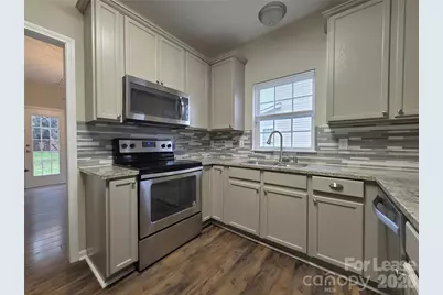 2023 Heywood Avenue, Charlotte, NC 28208 - Photo 5