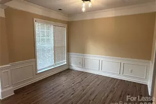 7501 Lady Bank Dr, Charlotte, NC 28269 - Photo 3