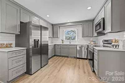 815 Hartness Avenue, Charlotte, NC 28211 - Photo 9