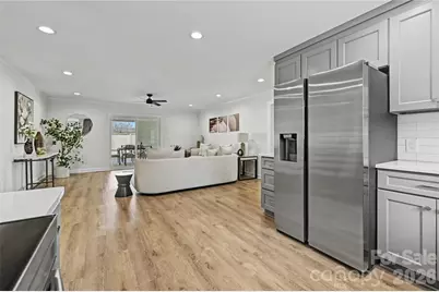 815 Hartness Avenue, Charlotte, NC 28211 - Photo 11