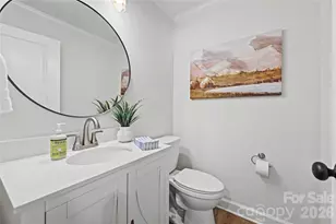 815 Hartness Ave, Charlotte, NC 28211 - Photo 13