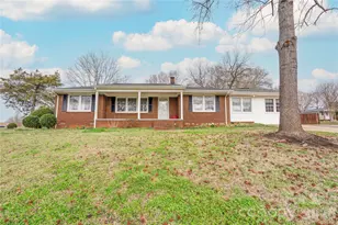 2926 Lake Dr, Shelby, NC 28152 - Photo 1