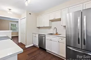 107 S Laurel Ave, Charlotte, NC 28207 - Photo 1