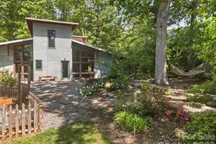 27 Rosebud Ln, Fairview, NC 28730 - Photo 3