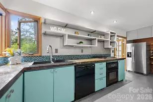 27 Rosebud Ln, Fairview, NC 28730 - Photo 15