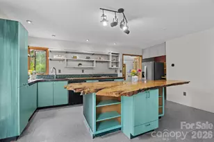 27 Rosebud Ln, Fairview, NC 28730 - Photo 13