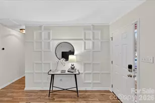 5917 Crape Myrtle Ln, Charlotte, NC 28216 - Photo 9