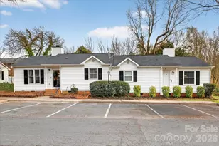 5917 Crape Myrtle Ln, Charlotte, NC 28216 - Photo 5