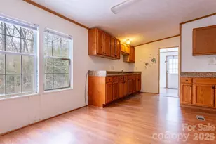 8636 County Line Rd, Hickory, NC 28602 - Photo 7