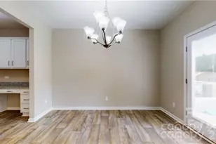 8550 River Ridge Dr, Charlotte, NC 28213 - Photo 5