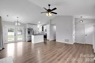 6724 Woodwedge Dr, Charlotte, NC 28227 - Photo 5