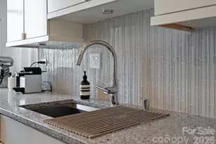 1300 Queens Rd, Charlotte, NC 28207 - Photo 19