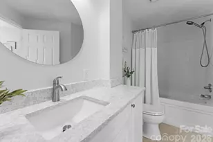 300 W 5th Street W, Charlotte, NC 28202 - Photo 19