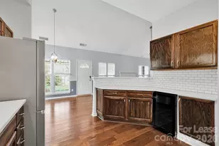 9815 Nottinghill Ln, Charlotte, NC 28269 - Photo 9