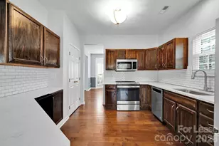 9815 Nottinghill Ln, Charlotte, NC 28269 - Photo 7