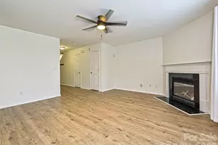 8712 Westhope St, Charlotte, NC 28216 - Photo 9