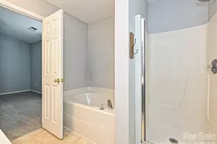 8712 Westhope St, Charlotte, NC 28216 - Photo 19