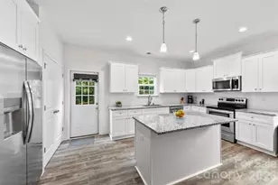 104 E Louisiana Ave, Bessemer City, NC 28016 - Photo 5