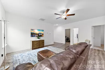 104 E Louisiana Avenue, Bessemer City, NC 28016 - Photo 3