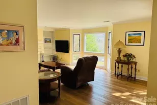 121 Burning Tree Ln, Flat Rock, NC 28731 - Photo 9