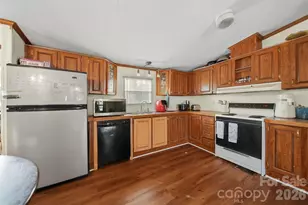 109 10th St NE, Hildebran, NC 28637 - Photo 7