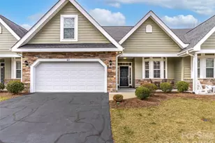 61 Blythe Commons Ct, Hendersonville, NC 28791 - Photo 1