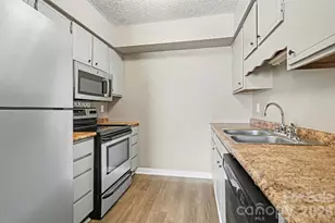 6107 Bent Tree Ct, Charlotte, NC 28212 - Photo 11