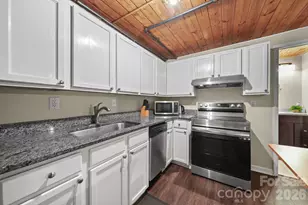 201 S Hoskins Rd, Charlotte, NC 28208 - Photo 9