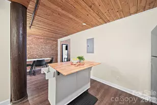 201 S Hoskins Rd, Charlotte, NC 28208 - Photo 9