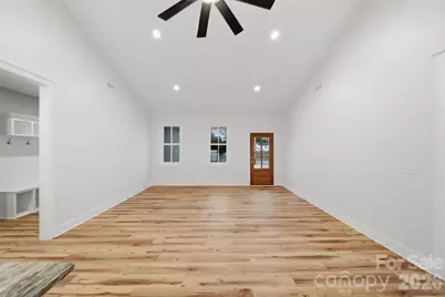 326 E Pine Street, Maiden, NC 28650 - Photo 9