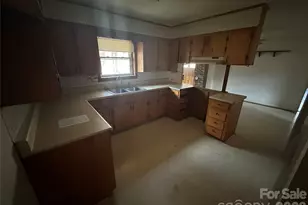 129 Ridgecrest Ave, Marble, NC 28905 - Photo 13