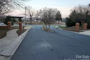 4322 Laurel Hill Ln, Charlotte, NC 28217 - Photo 3