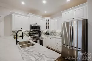 2711 Clemson Ave, Charlotte, NC 28205 - Photo 13