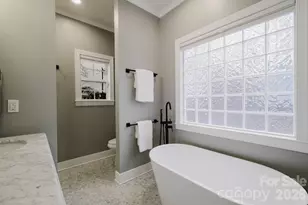 2711 Clemson Ave, Charlotte, NC 28205 - Photo 21