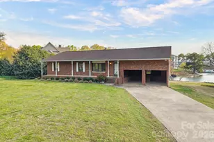 18726 Bluff Point Rd, Cornelius, NC 28031 - Photo 5