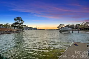 18726 Bluff Point Rd, Cornelius, NC 28031 - Photo 3