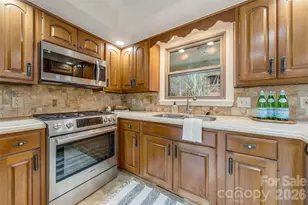 63 Pinecroft Rd, Asheville, NC 28804 - Photo 17