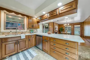 63 Pinecroft Rd, Asheville, NC 28804 - Photo 17